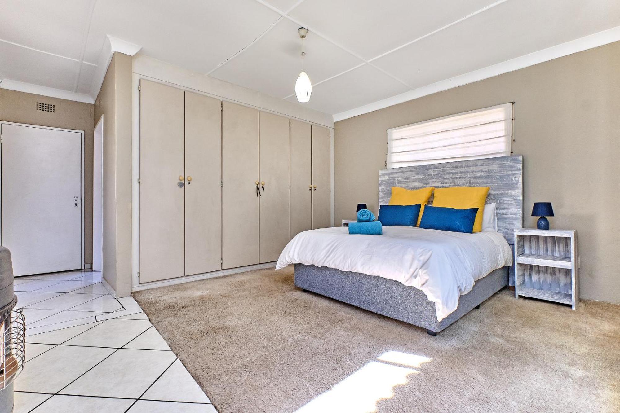Large 1 Bedroom Cottage, 15 Min From Or Tambo Airport, With Backup Power And Water Germiston Eksteriør bilde