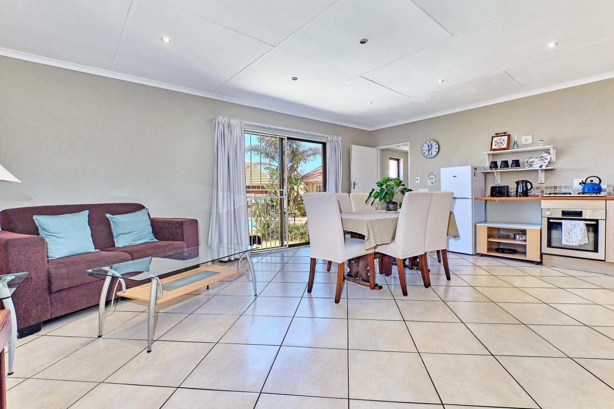 Large 1 Bedroom Cottage, 15 Min From Or Tambo Airport, With Backup Power And Water Germiston Eksteriør bilde